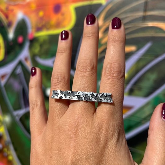 Decay Bar Ring (7mm, 3 moissanite, Size 10)