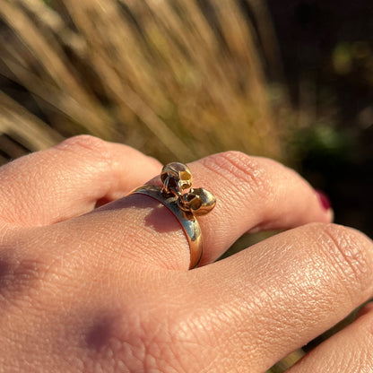 14k Two Skull Jangle Ring