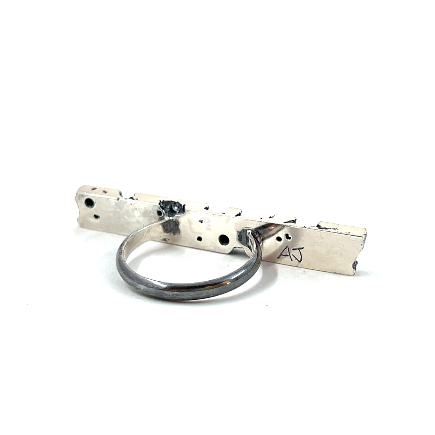 Decay Bar Ring (7mm, 3 moissanite)