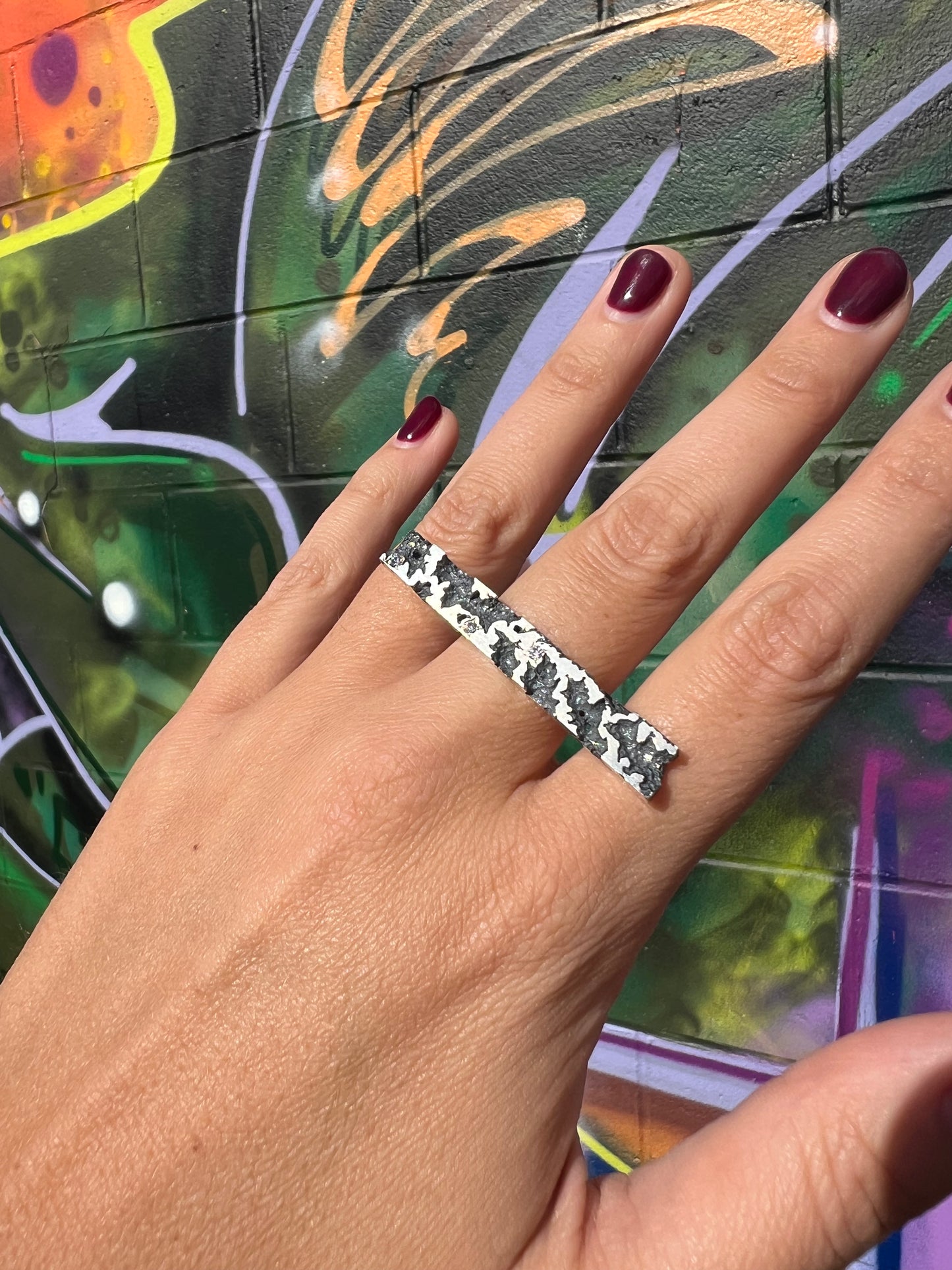 Decay Bar Ring (7mm, 3 moissanite)