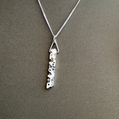 Decay Pendant (5mm, emerald)