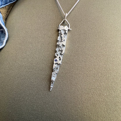Decay Pendant (8mm, Tanzanite)