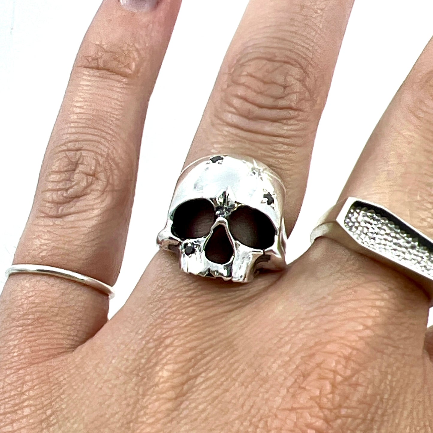 (The) Skull Ring (4 Moissanite, Size 7)