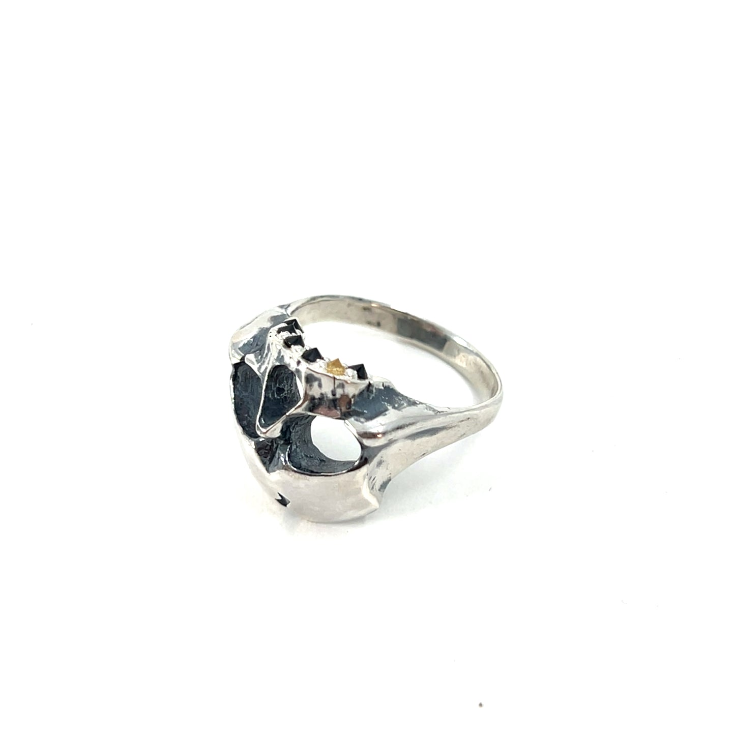 The Skull Ring (spinel & sapphire inverted teeth)